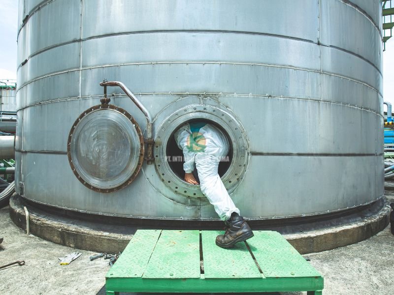 Tank Cleaning untuk Lambung Kapal